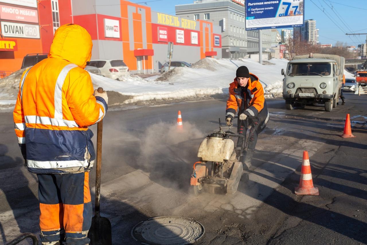 Фото Мэр Новосибирска Анатолий Локоть жестко раскритиковал темпы ямочного ремонта городских дорог 2